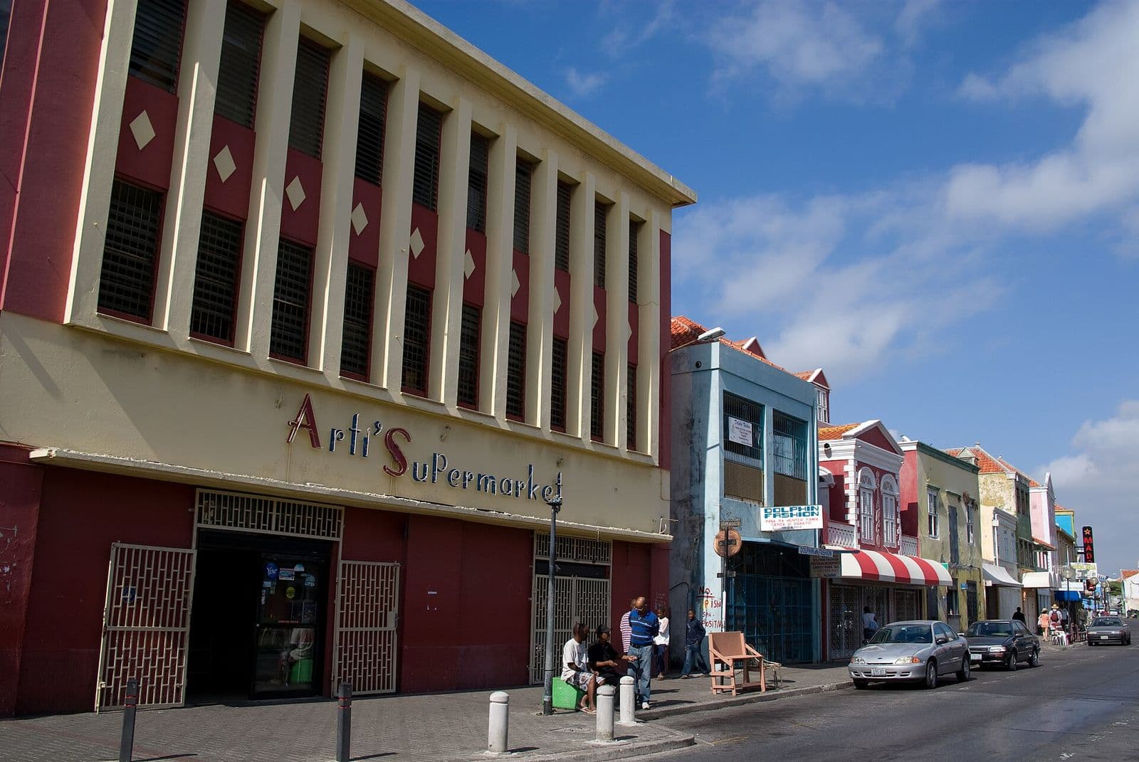 Parking in Curacao: Where to Leave Your Car